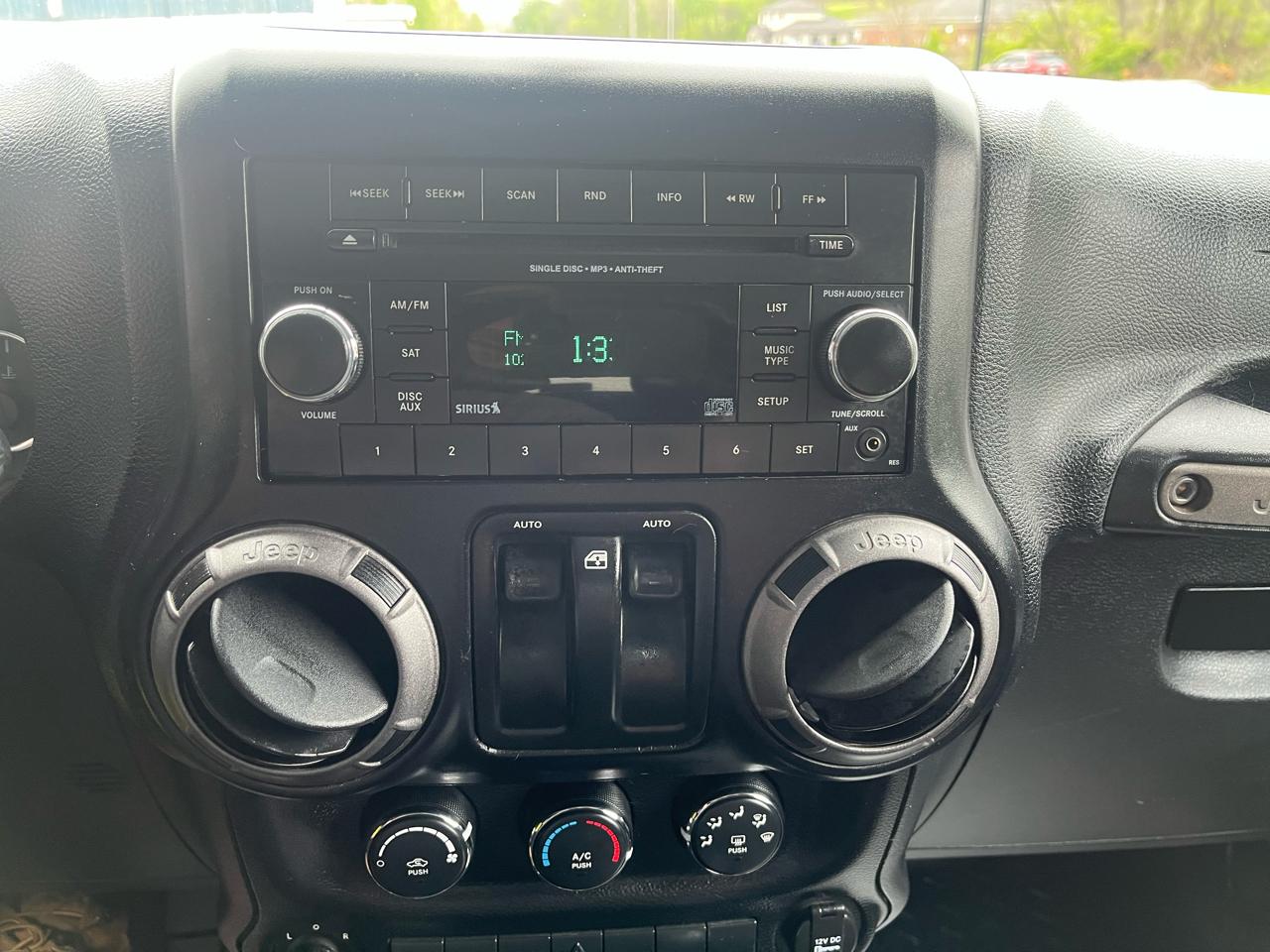 Jeep Wrangler Sport 4WD 2012