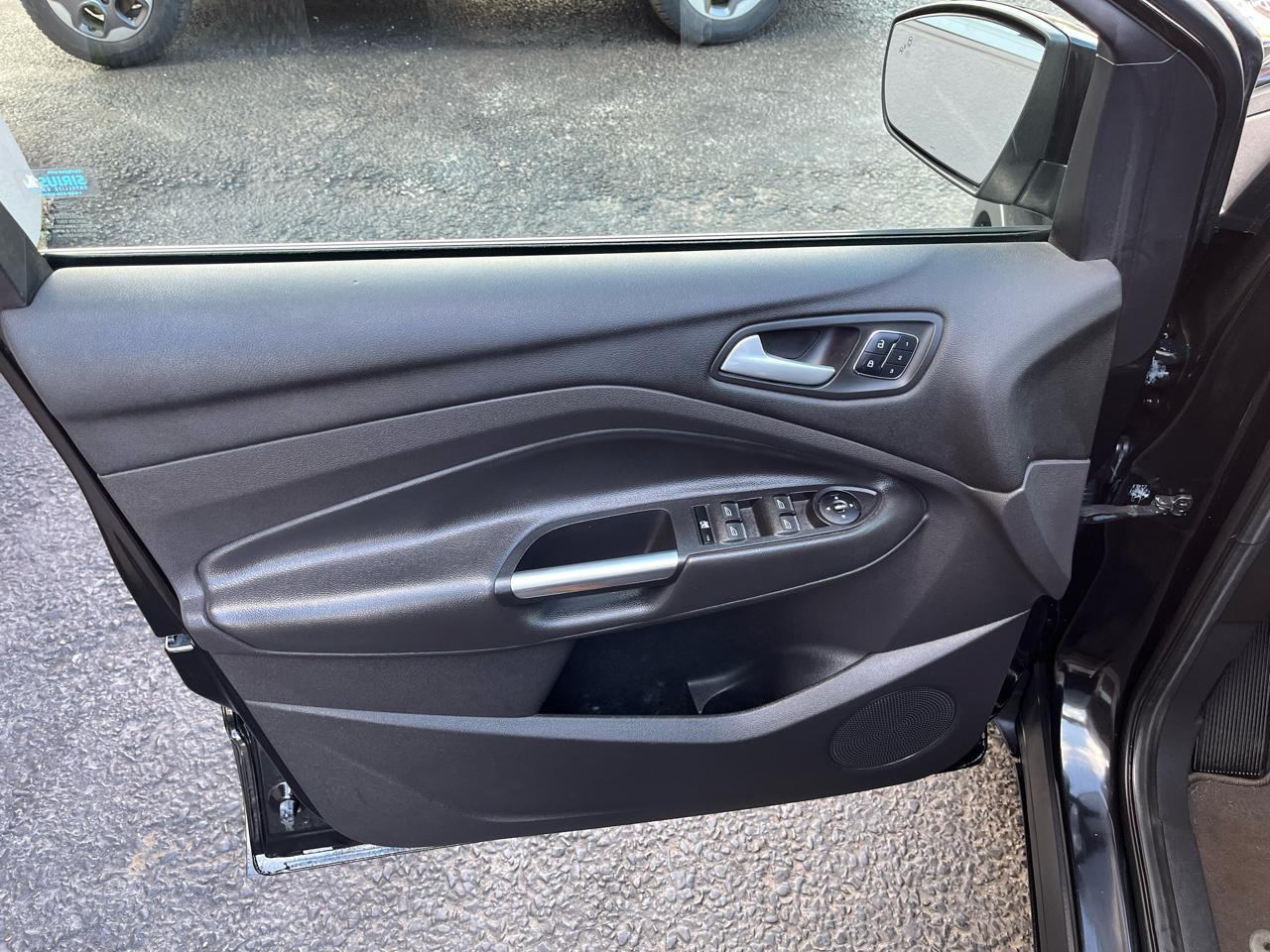 Ford Escape Titanium 4WD 2015