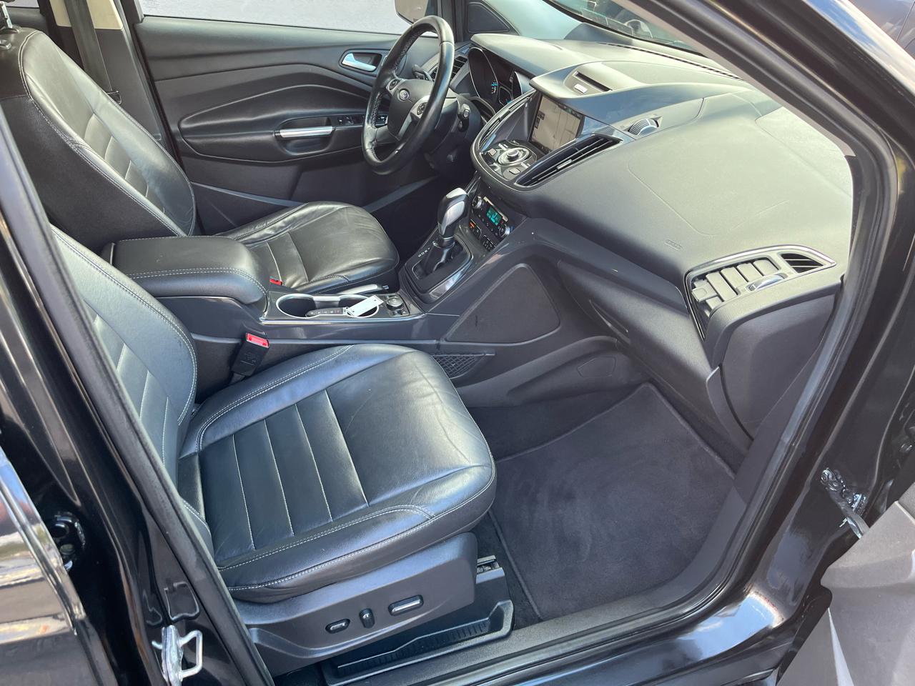 Ford Escape Titanium 4WD 2015