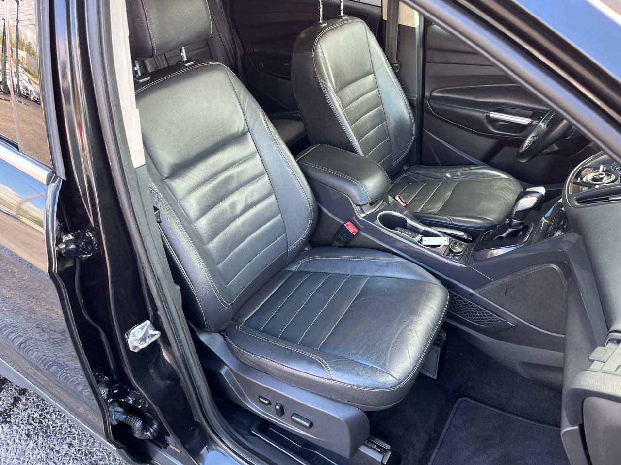 Ford Escape Titanium 4WD 2015