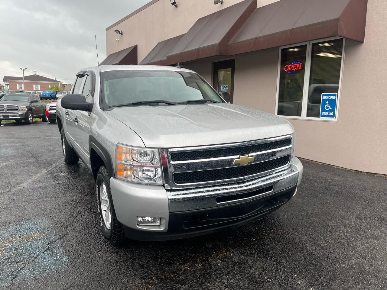 Chevrolet Silverado 1500 LT1 Crew Cab 4WD 2010