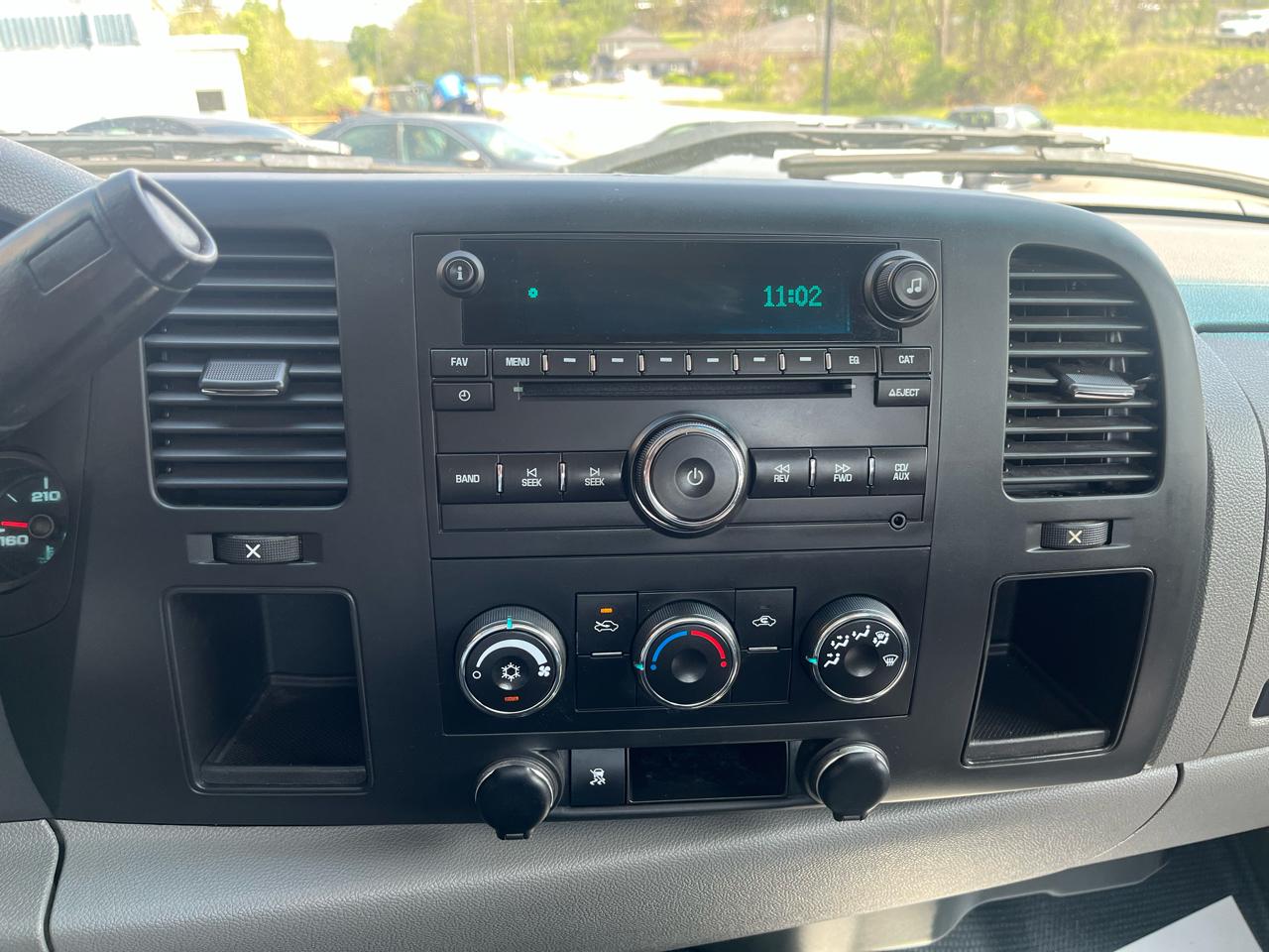 Chevrolet Silverado 1500 Reg Cab 133.0" WB 4WD LS 2011