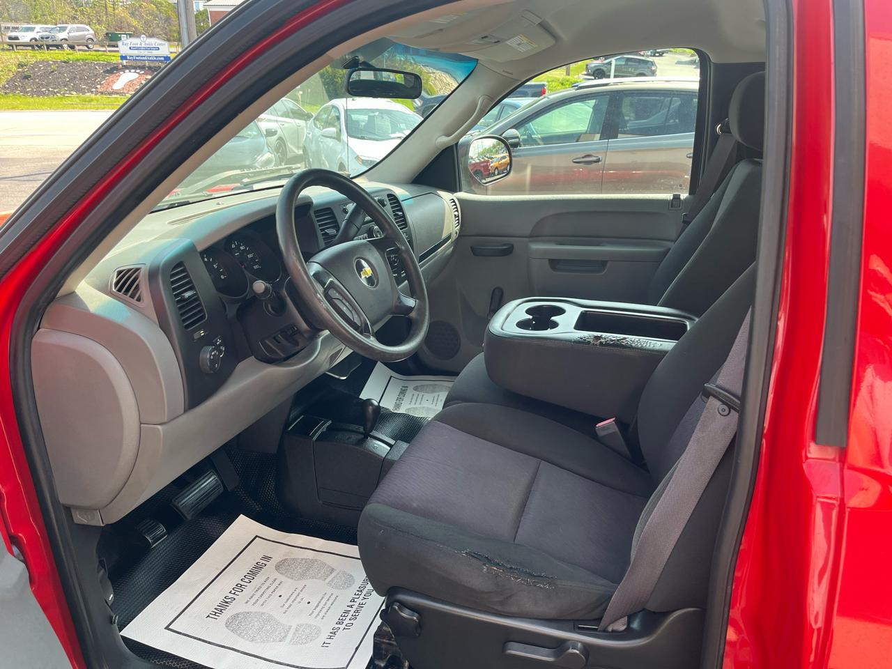 Chevrolet Silverado 1500 Reg Cab 133.0" WB 4WD LS 2011