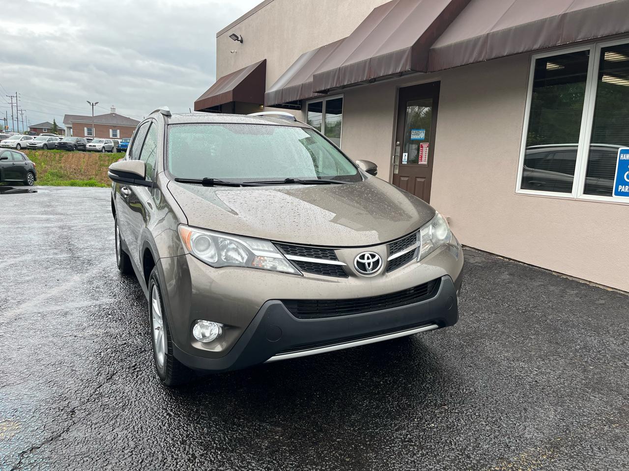 Toyota RAV4 XLE AWD 2013