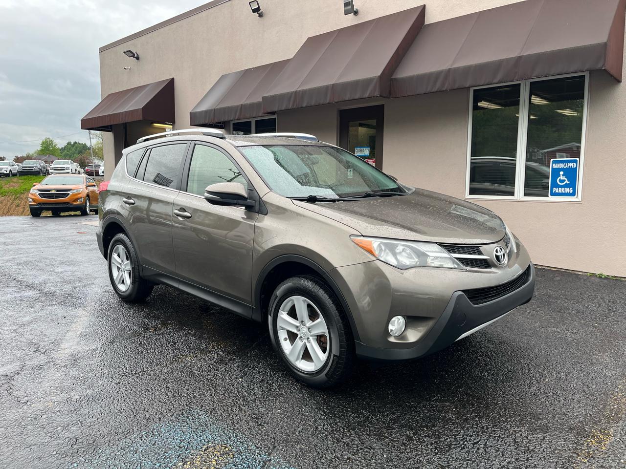 Toyota RAV4 XLE AWD 2013