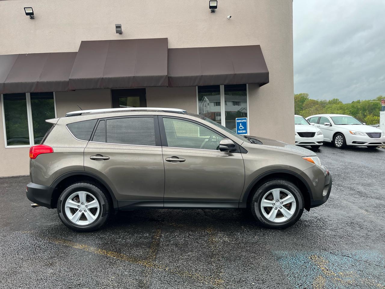 Toyota RAV4 XLE AWD 2013