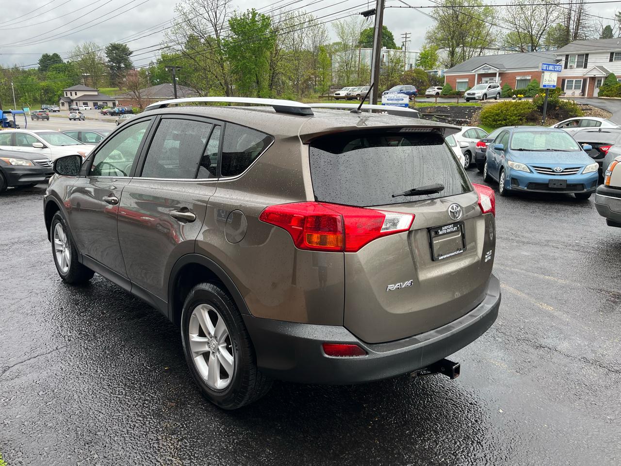 Toyota RAV4 XLE AWD 2013
