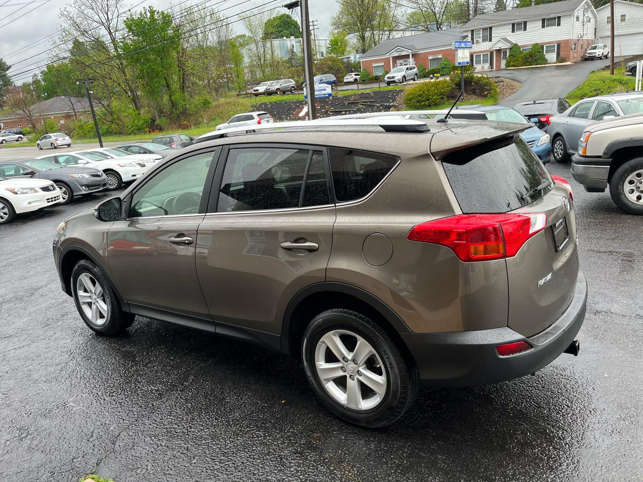 Toyota RAV4 XLE AWD 2013