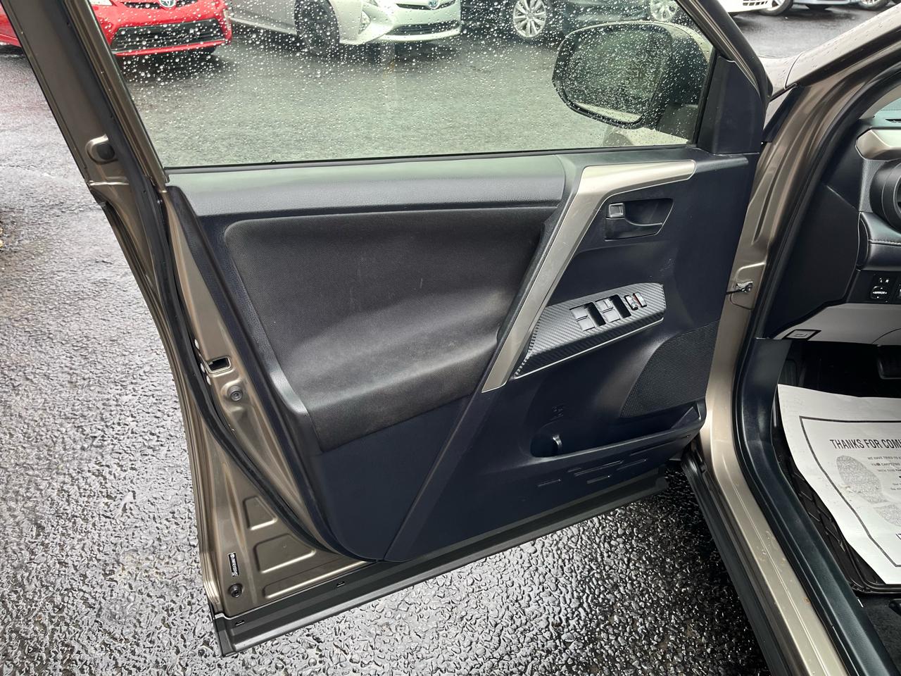 Toyota RAV4 XLE AWD 2013