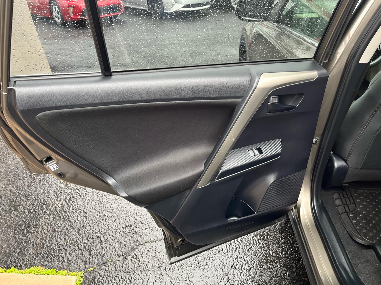 Toyota RAV4 XLE AWD 2013