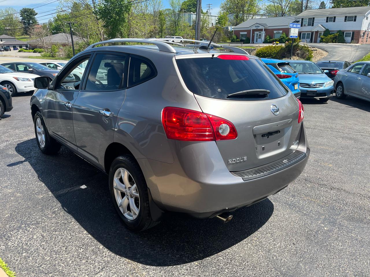 Nissan Rogue SL AWD 2010
