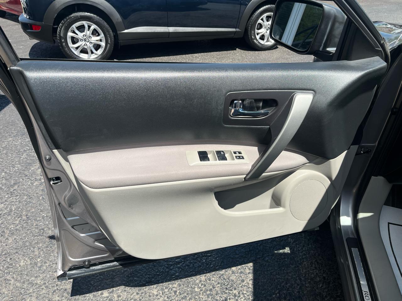 Nissan Rogue SL AWD 2010