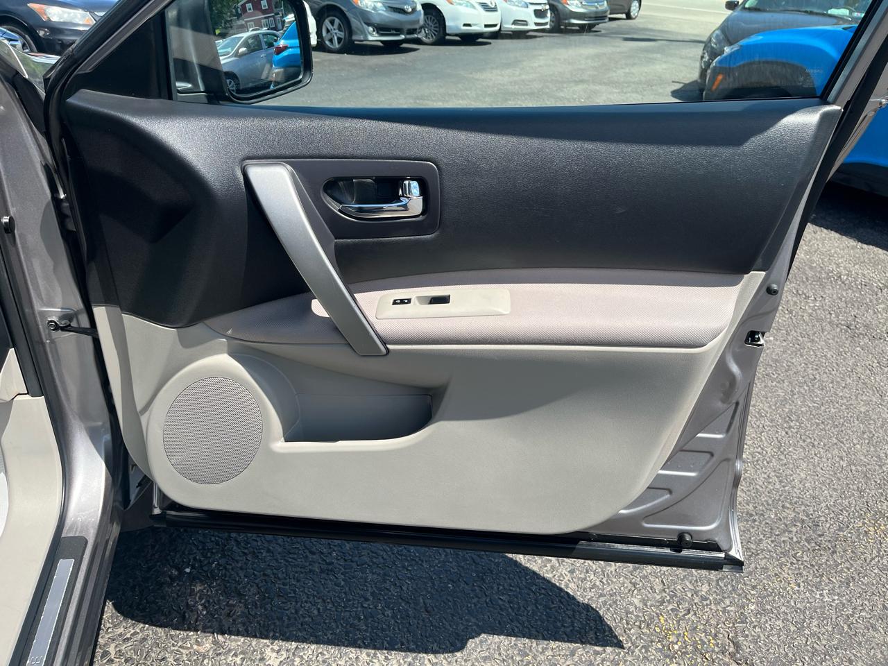 Nissan Rogue SL AWD 2010