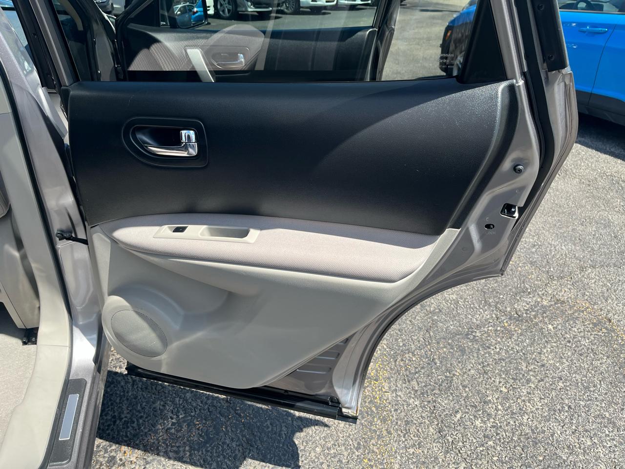 Nissan Rogue SL AWD 2010