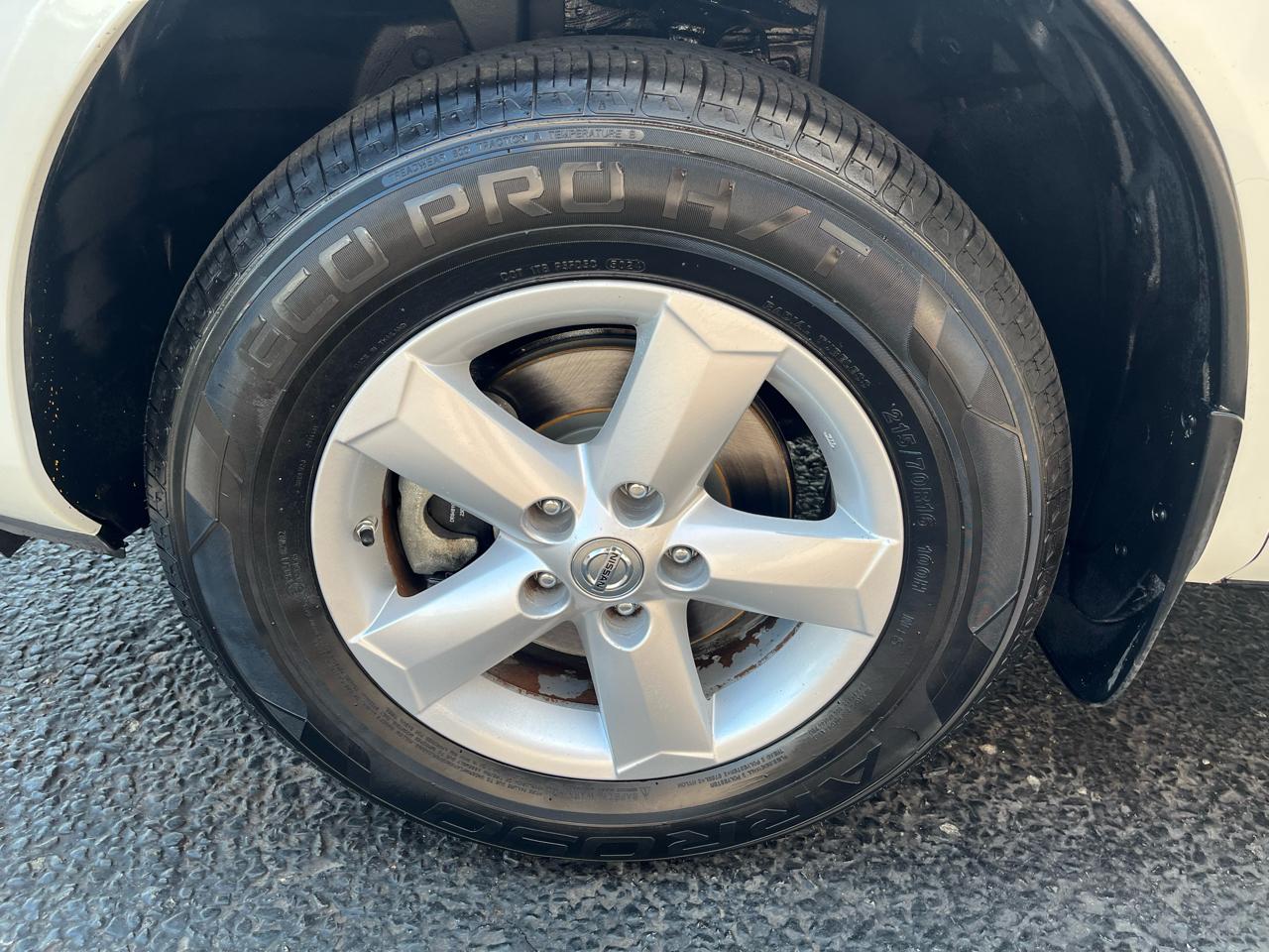 Nissan Rogue  2012