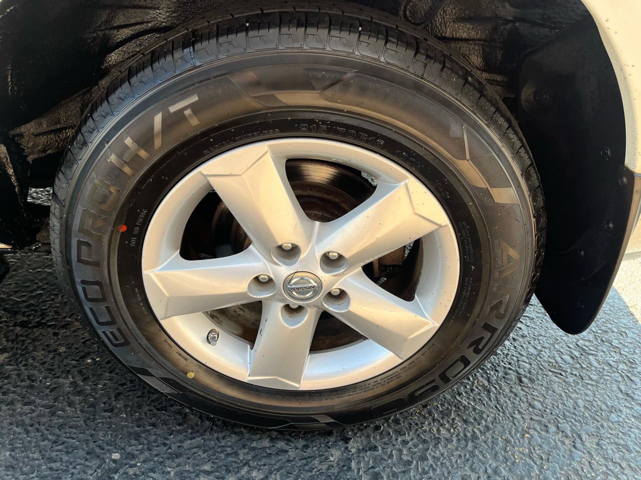 Nissan Rogue  2012