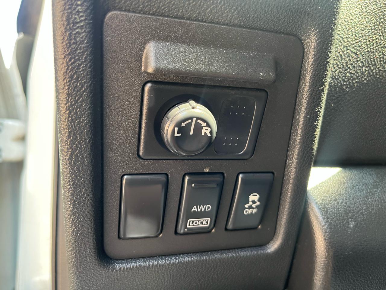 Nissan Rogue  2012