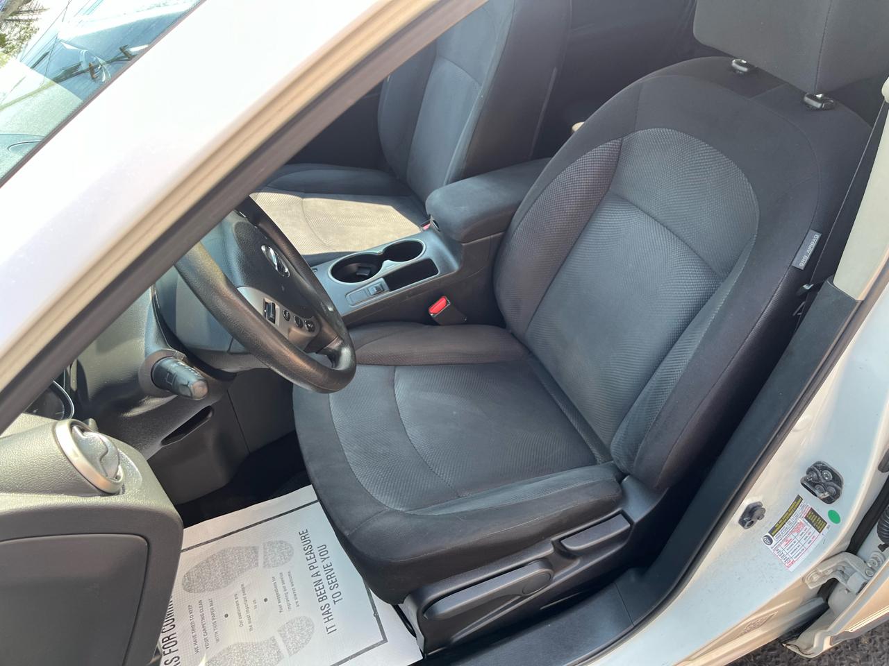 Nissan Rogue  2012