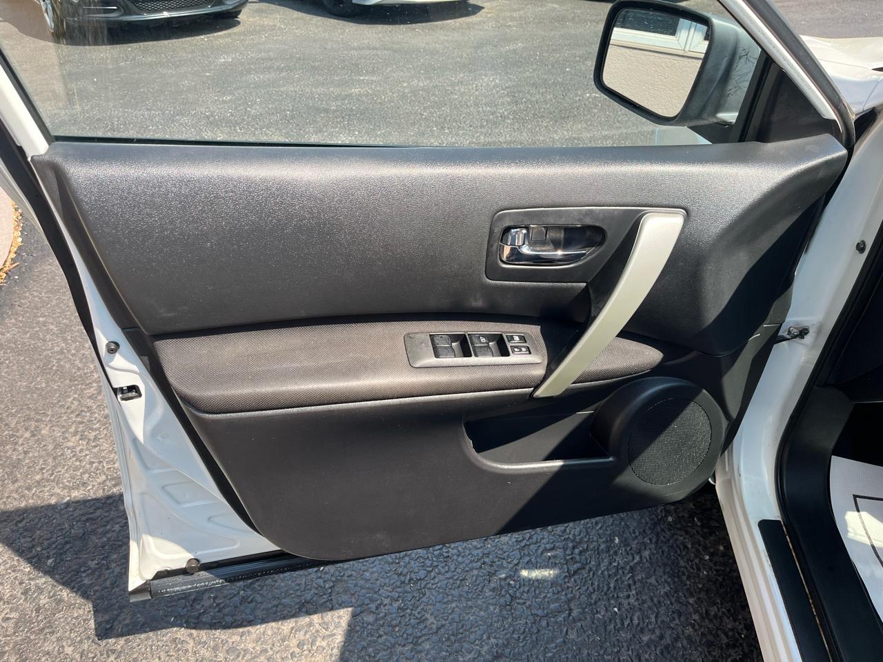Nissan Rogue  2012
