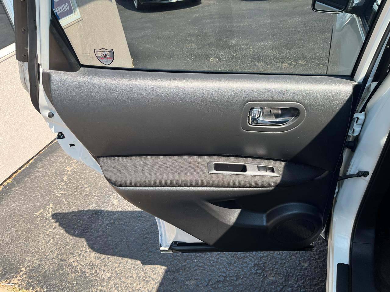 Nissan Rogue  2012