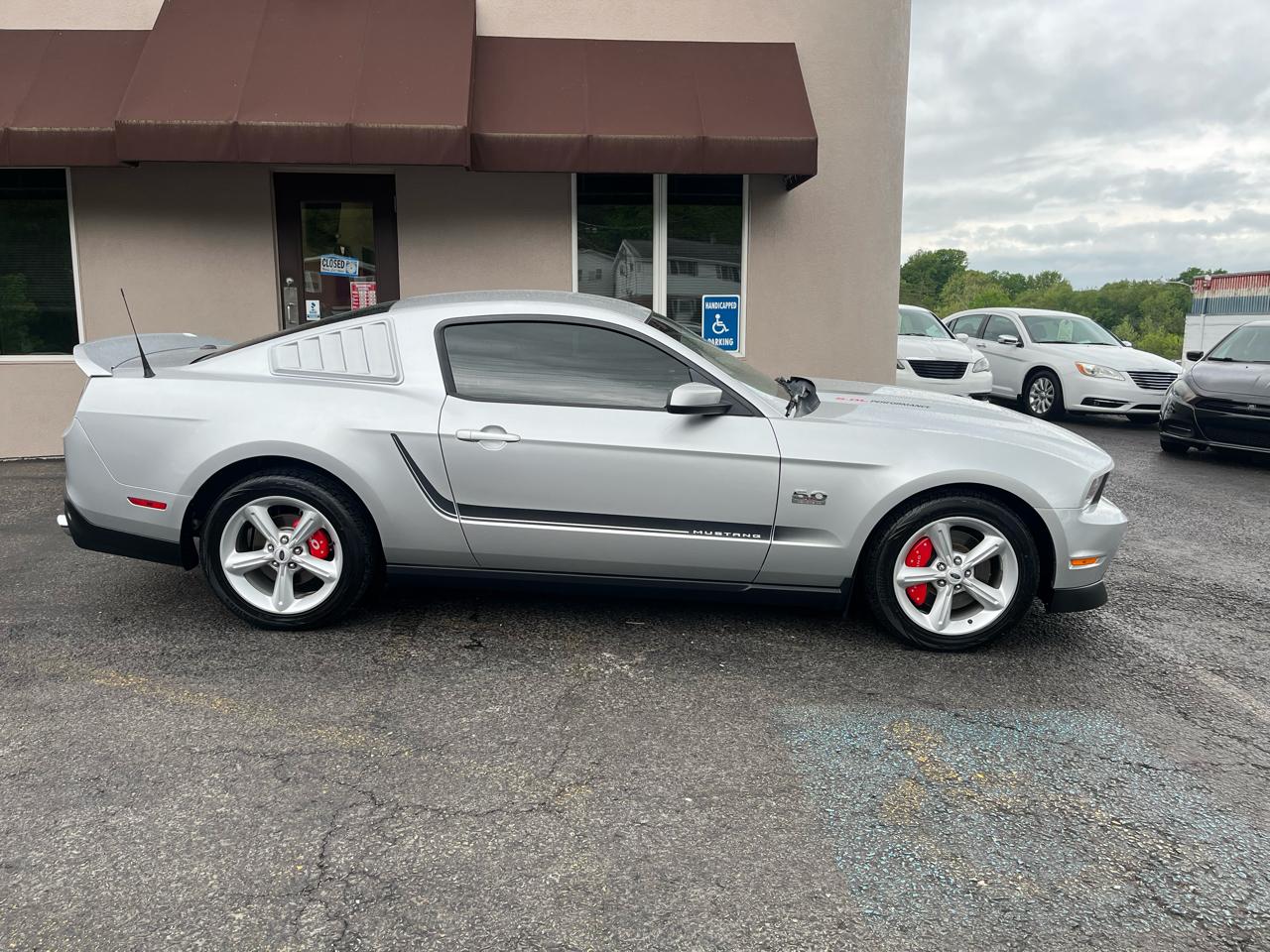 Ford Mustang GT Coupe 2011