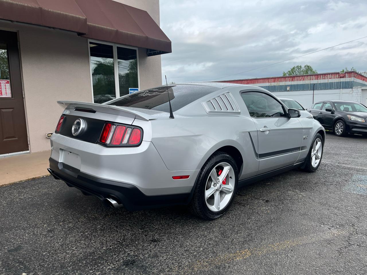 Ford Mustang GT Coupe 2011