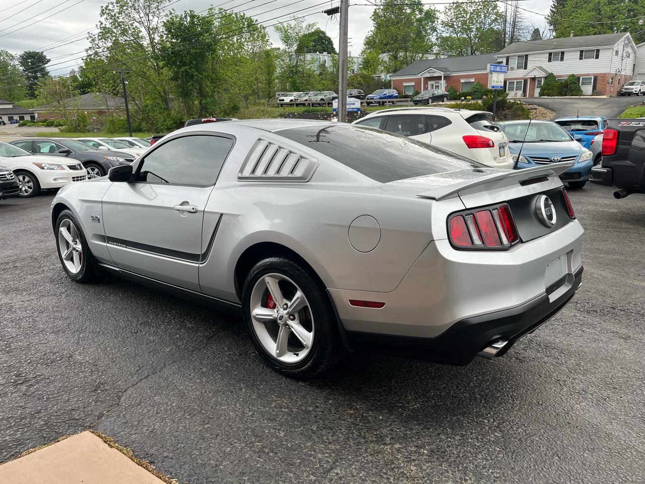 Ford Mustang GT Coupe 2011