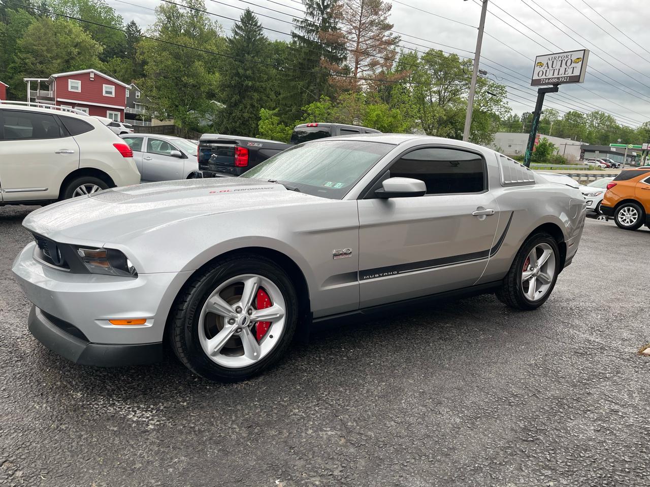 Ford Mustang GT Coupe 2011