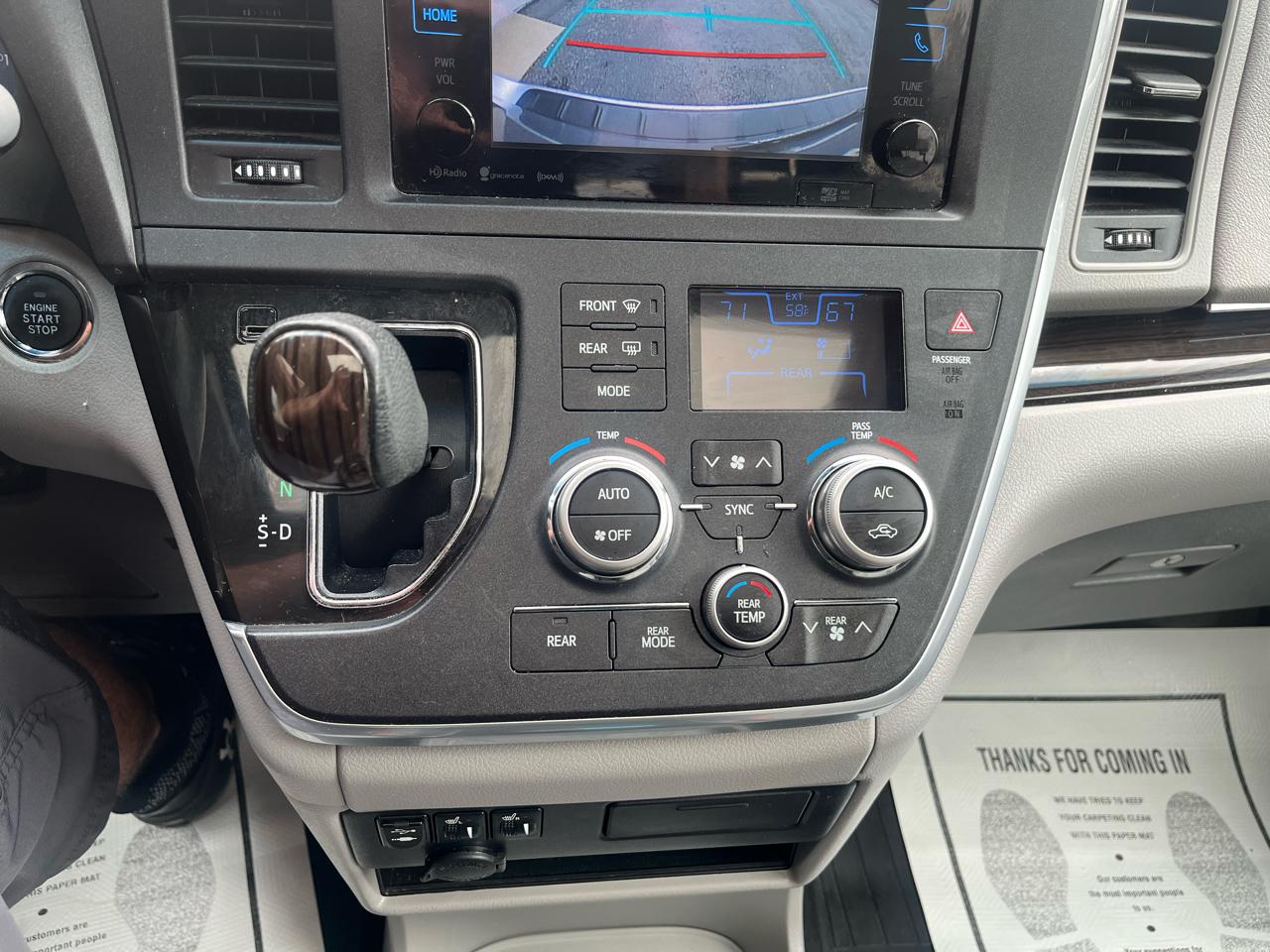 Toyota Sienna XLE Premium FWD 8-Passenger V6 2017