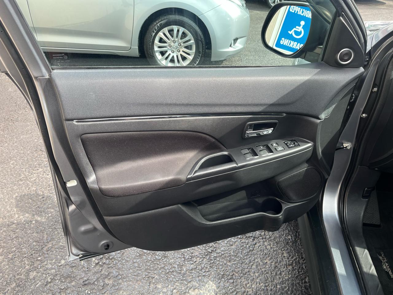Mitsubishi Outlander Sport SE AWD 2013
