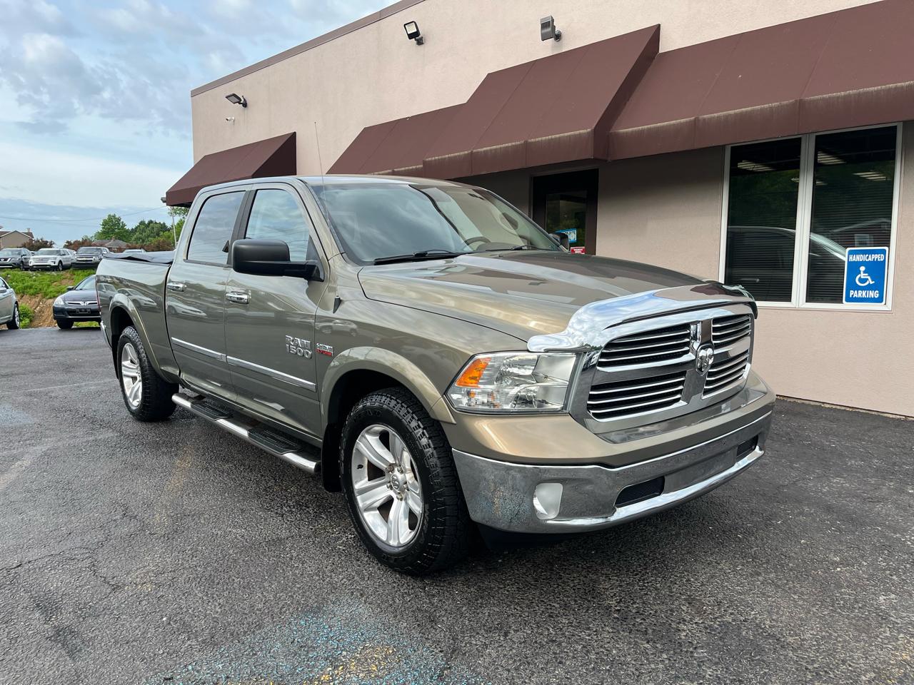 RAM 1500 Lone Star Crew Cab SB 2WD 2014