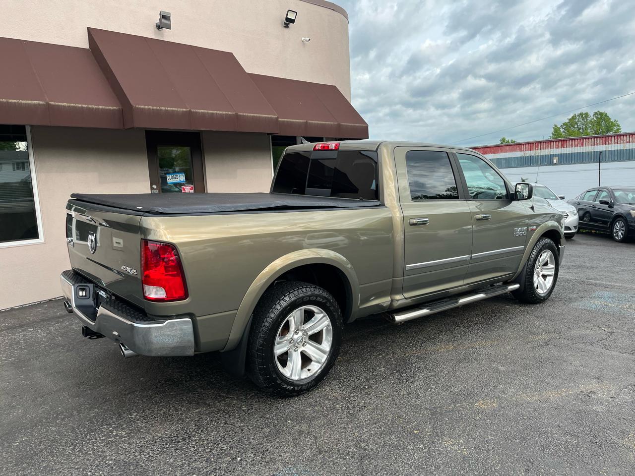 RAM 1500 Lone Star Crew Cab SB 2WD 2014