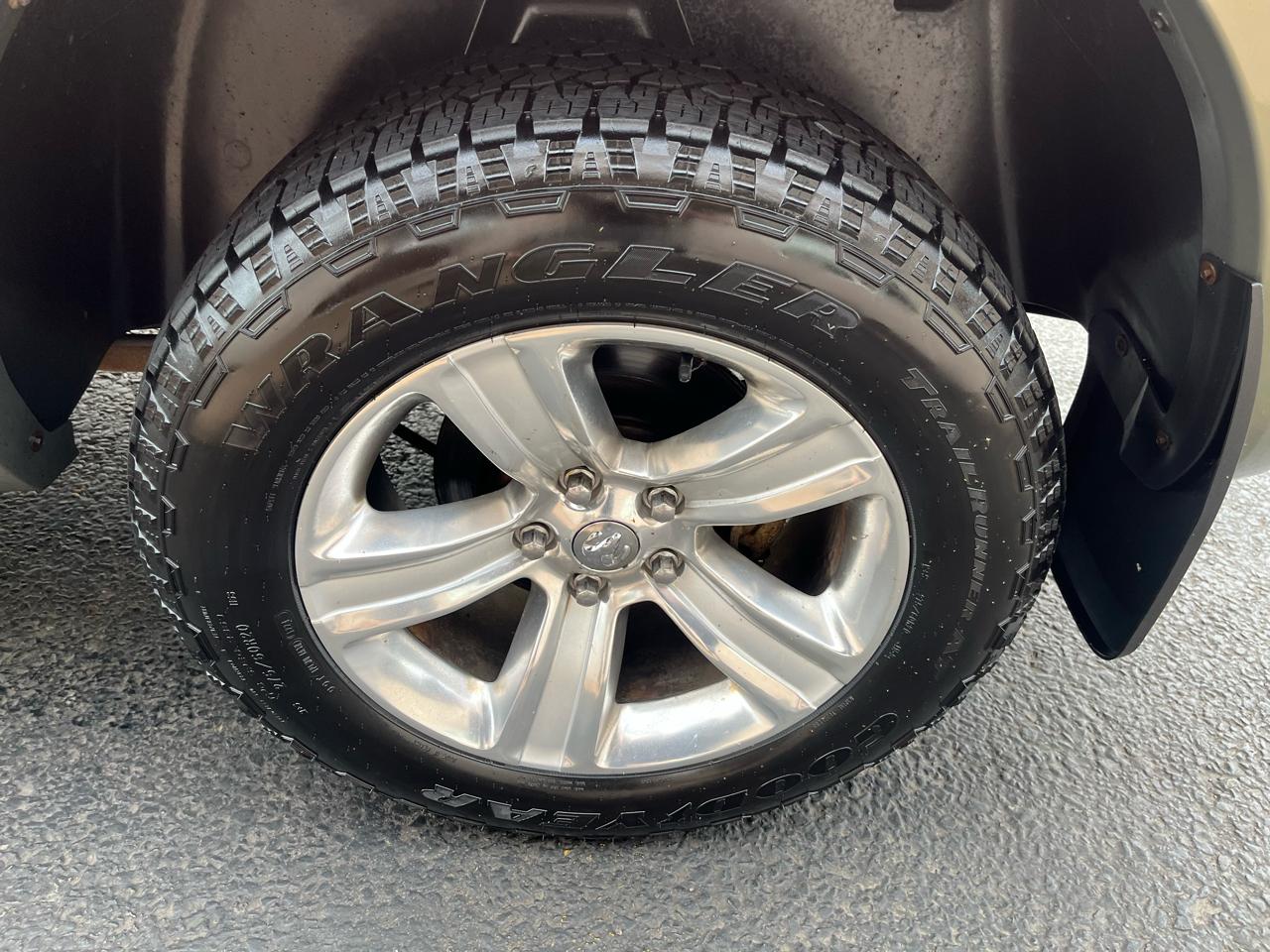 RAM 1500 Lone Star Crew Cab SB 2WD 2014