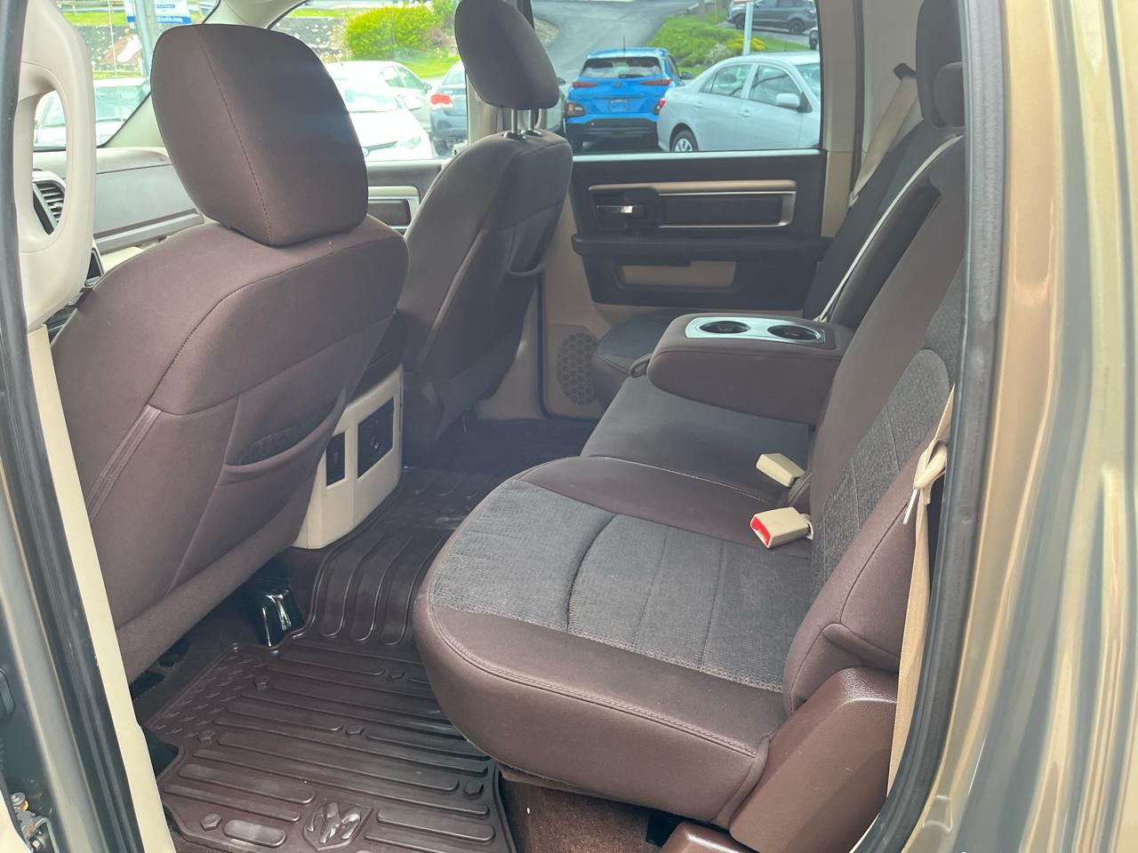 RAM 1500 Lone Star Crew Cab SB 2WD 2014
