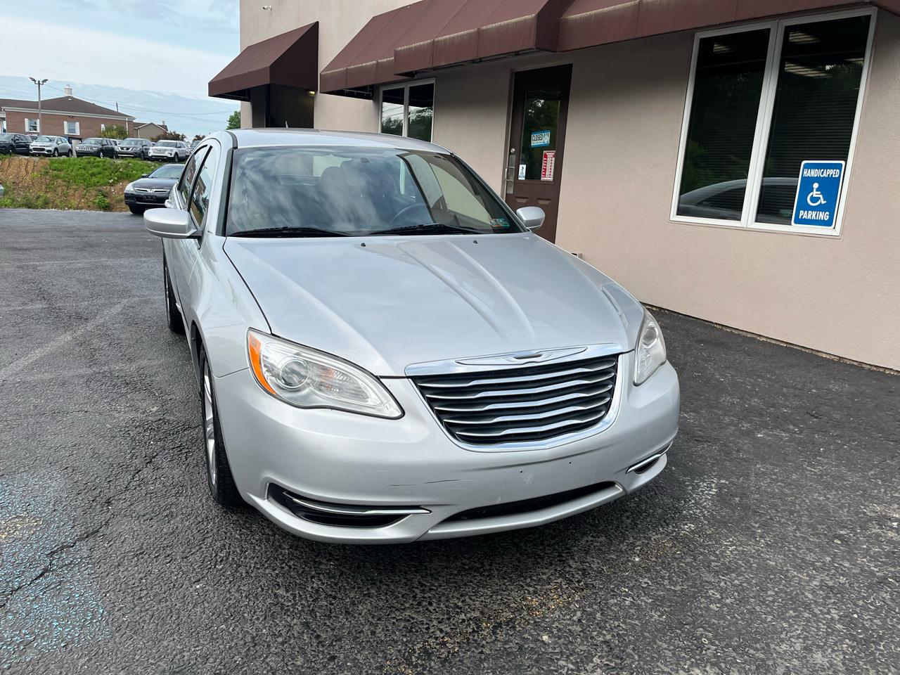 Chrysler 200 Touring 2012