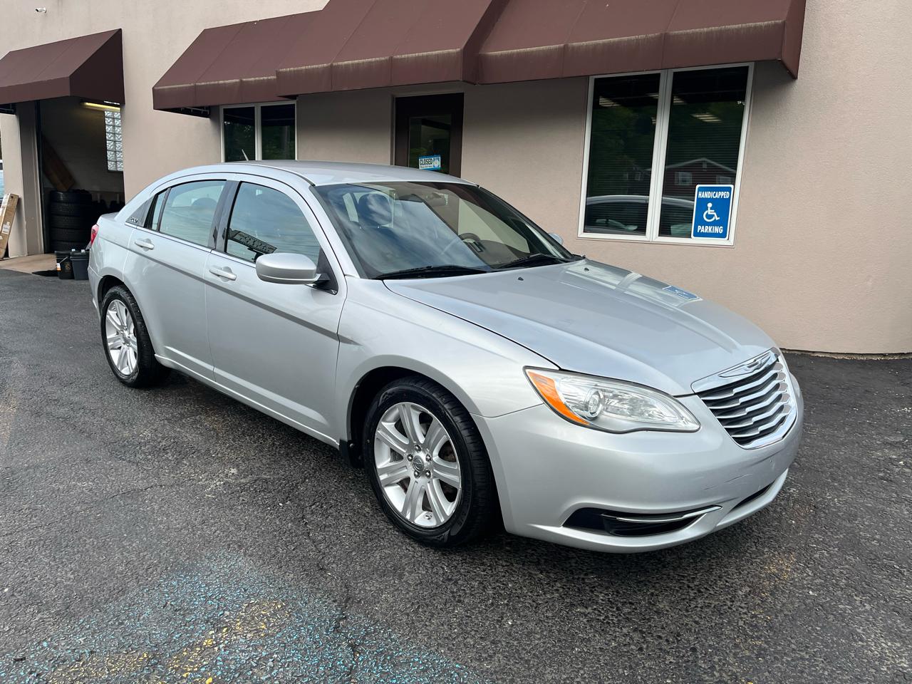 Chrysler 200 Touring 2012