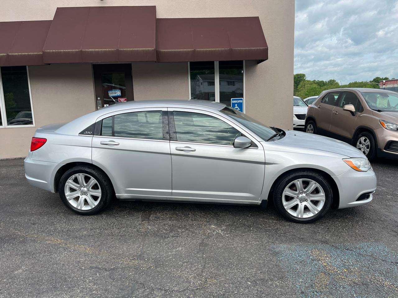 Chrysler 200 Touring 2012