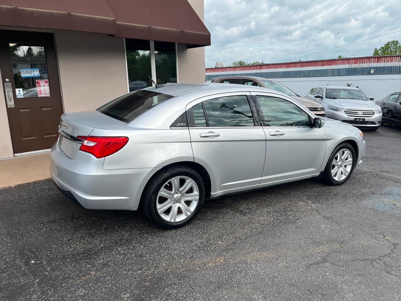 Chrysler 200 Touring 2012