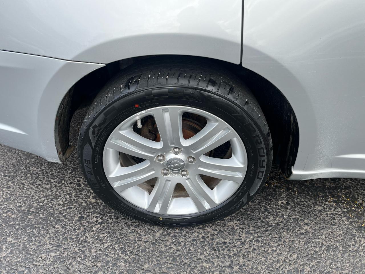Chrysler 200 Touring 2012