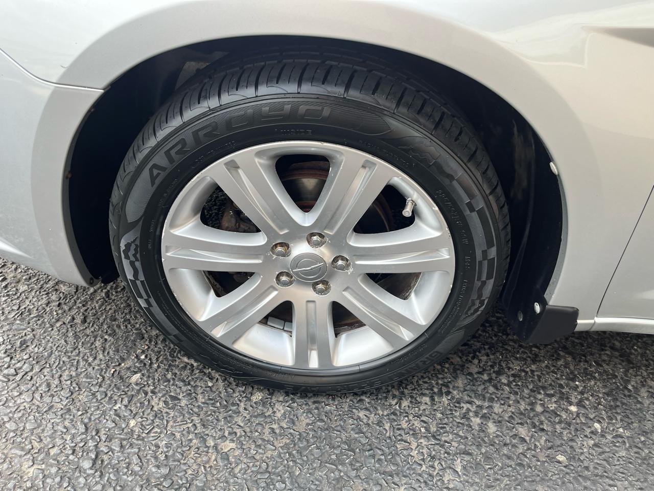 Chrysler 200 Touring 2012
