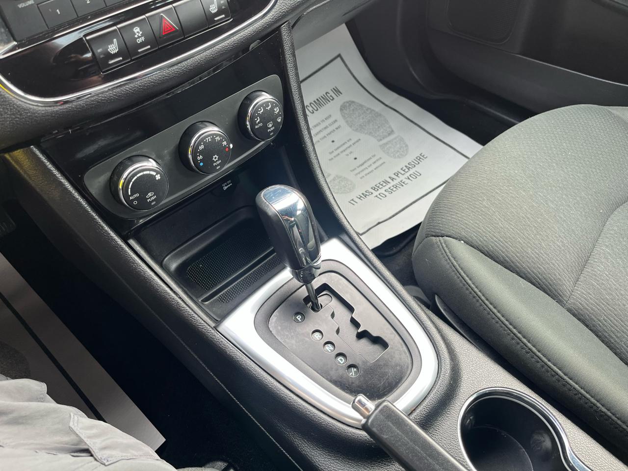 Chrysler 200 Touring 2012