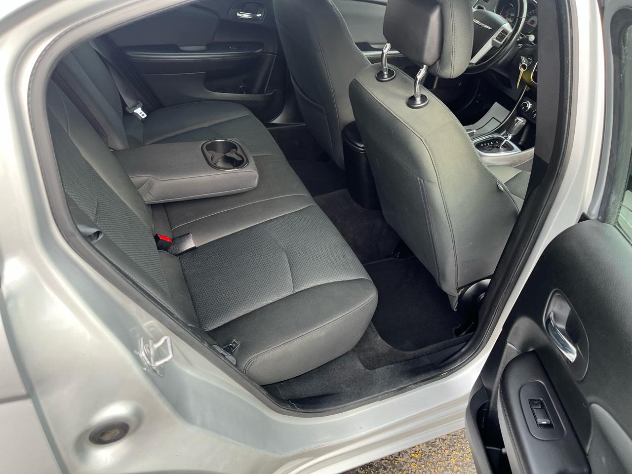 Chrysler 200 Touring 2012