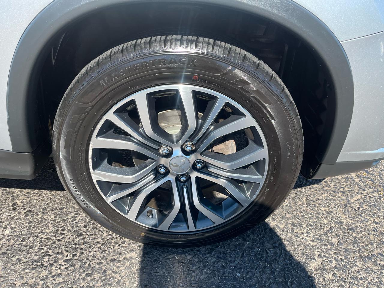 Mitsubishi Outlander Sport 2.4 SE 4WD CVT 2018