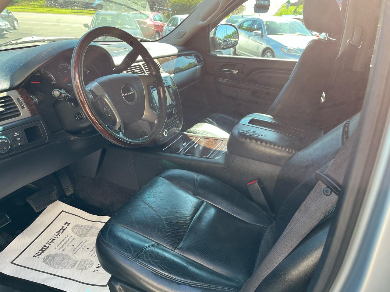 GMC Yukon Denali 4WD 2012