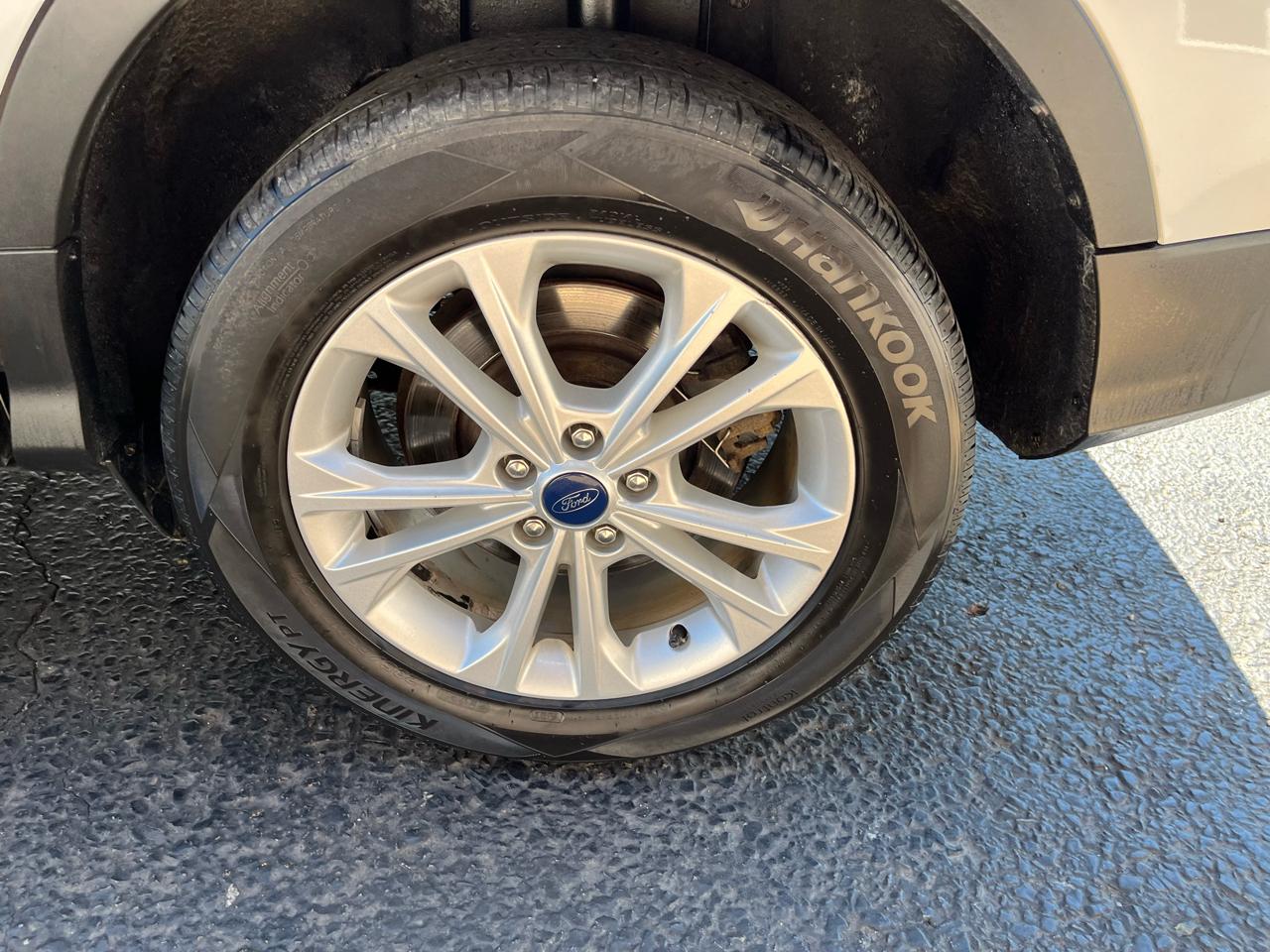 Ford Escape SEL 4WD 2018