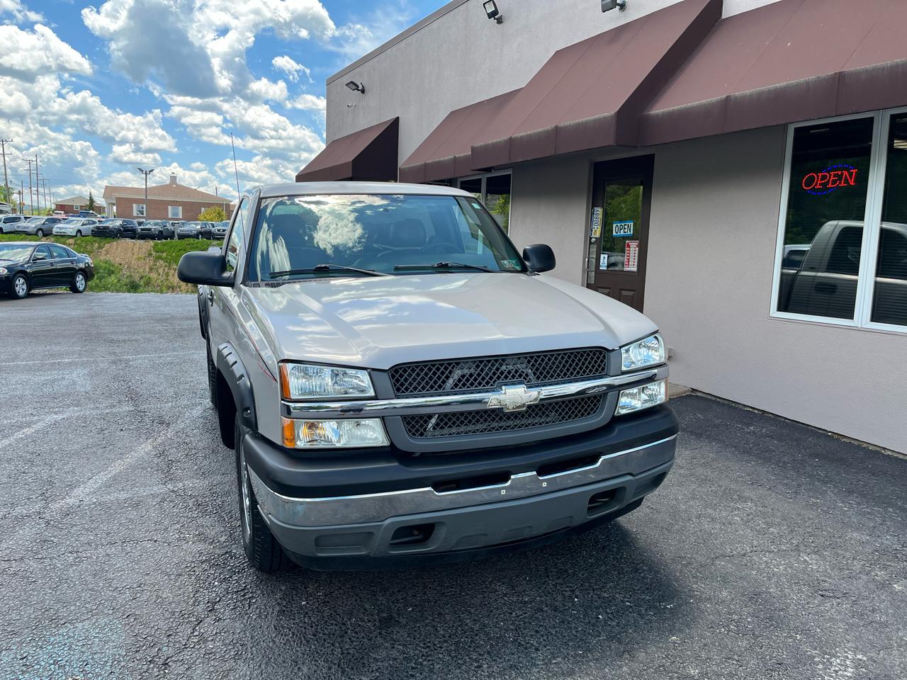 Chevrolet Silverado 1500 Short Bed 4WD 2005