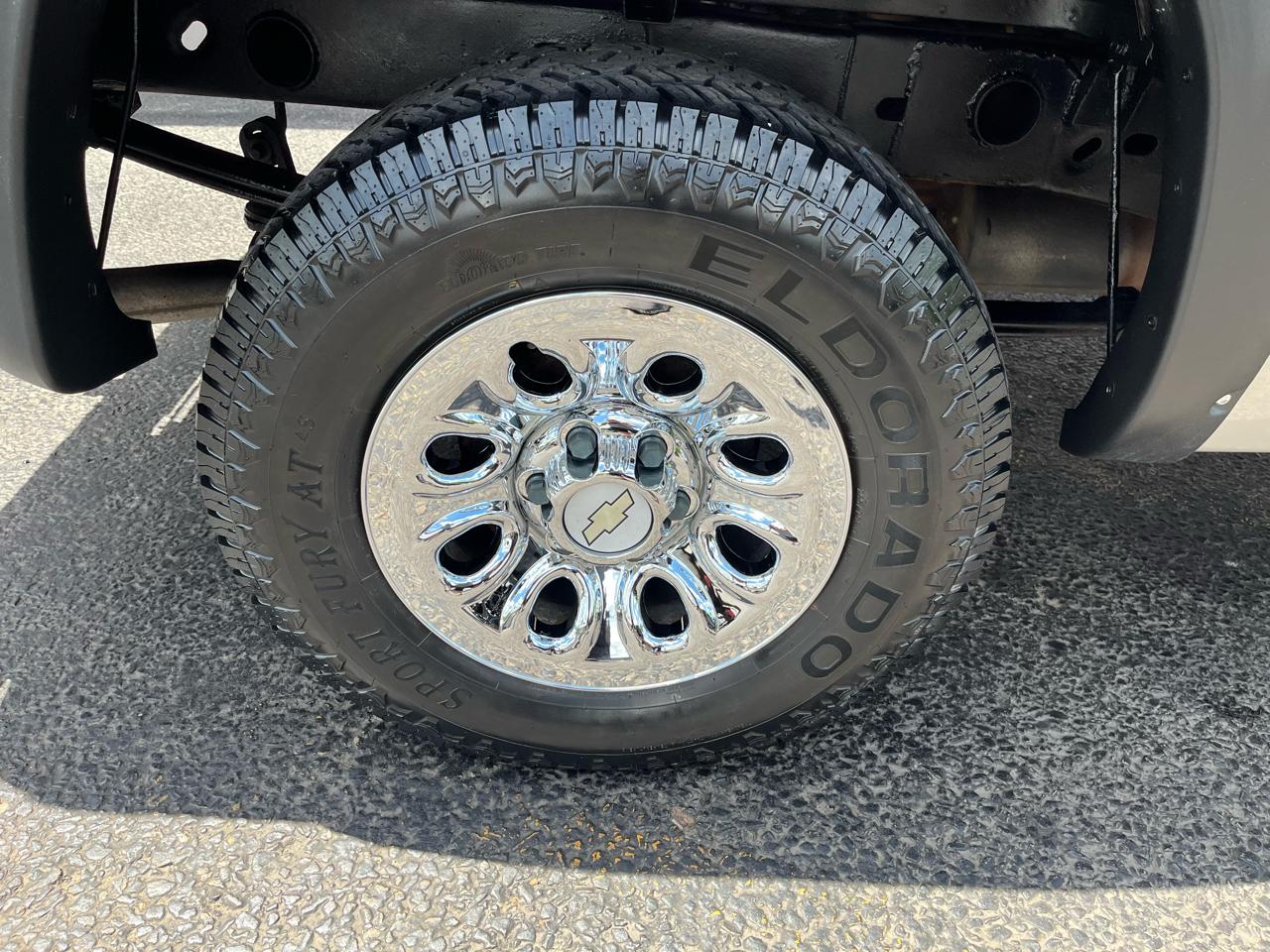 Chevrolet Silverado 1500 Short Bed 4WD 2005