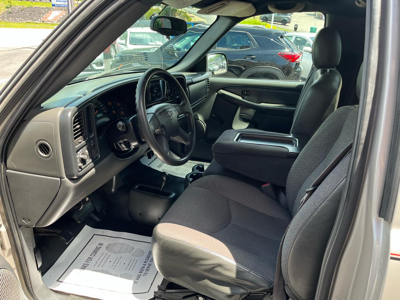 Chevrolet Silverado 1500 Short Bed 4WD 2005