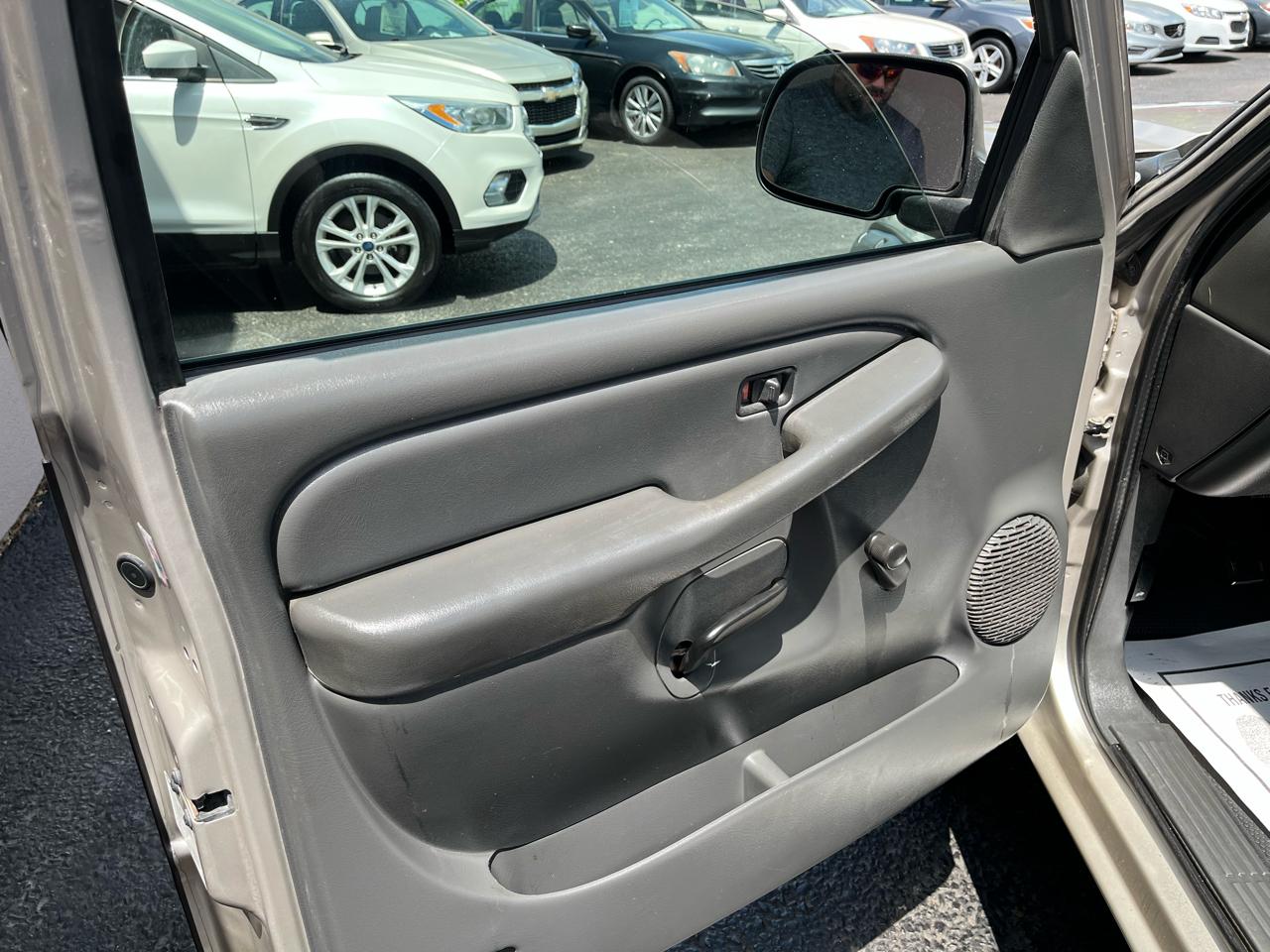 Chevrolet Silverado 1500 Short Bed 4WD 2005