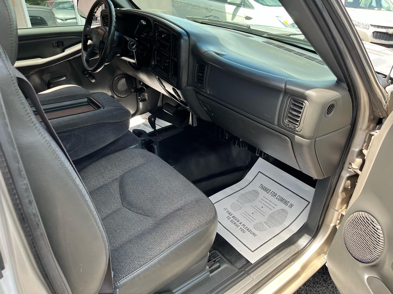 Chevrolet Silverado 1500 Short Bed 4WD 2005